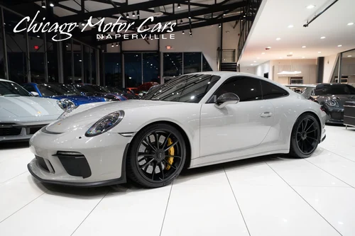 
           
        2018 Porsche 911