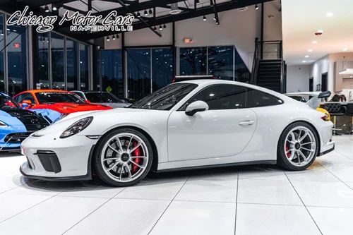 
           
        2018 Porsche 911
