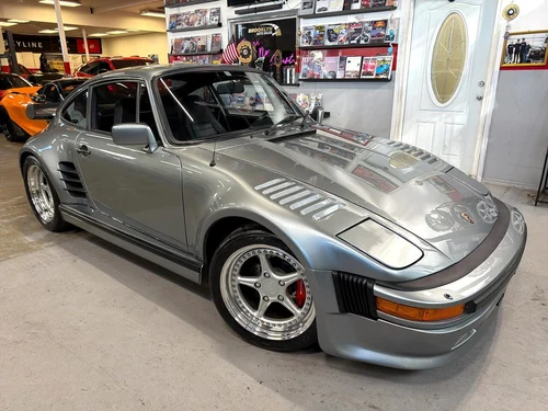 
           
        1983 Porsche 911