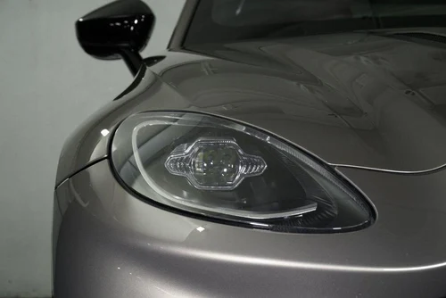 
           
        2021 Aston Martin DBX