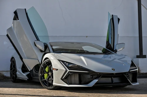 
           New 
        2025 Lamborghini Revuelto