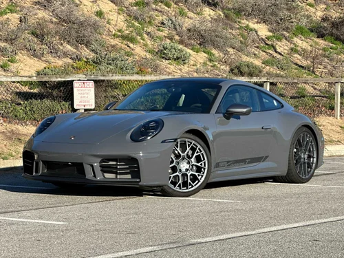 
           
        2025 Porsche 911