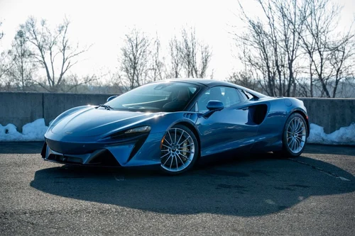 
           New 
        2026 McLaren Artura