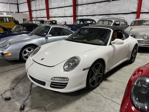 
           
        2010 Porsche 911