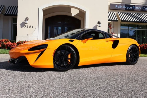 
           
        2024 McLaren Artura Performance
