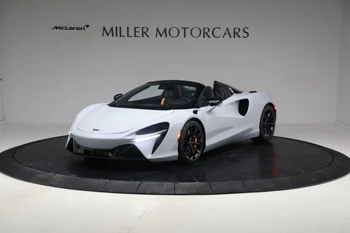 
           New 
        2025 McLaren ARTURA SPIDER