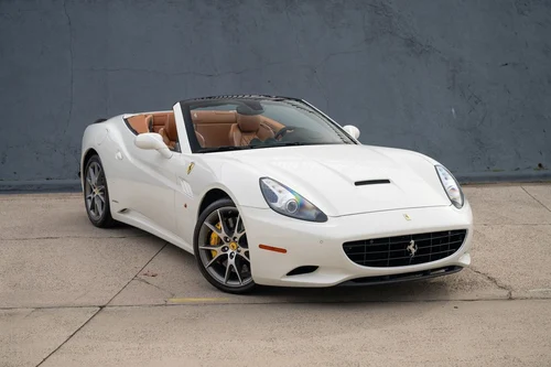 
           
        2013 Ferrari California Base