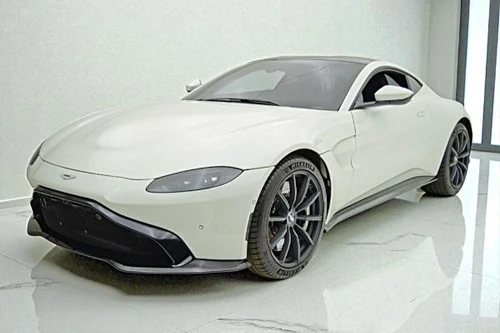 
           
        2019 Aston Martin Vantage