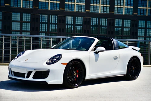 
           
        2018 Porsche 911