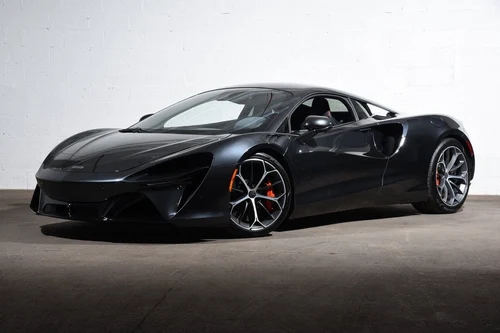 2025 McLaren Artura