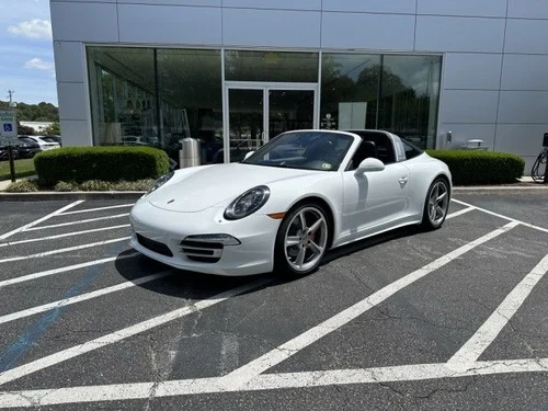 
           
        2016 Porsche 911