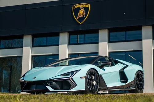 
           
        2025 Lamborghini Revuelto