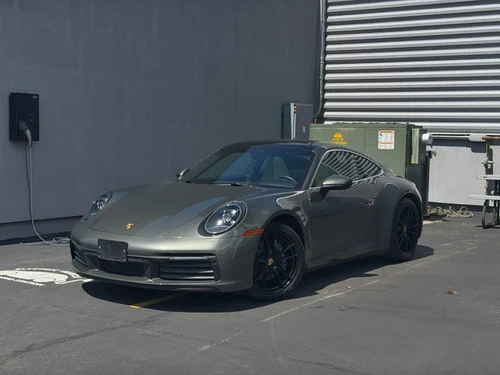 
           
        2021 Porsche 911 Carrera