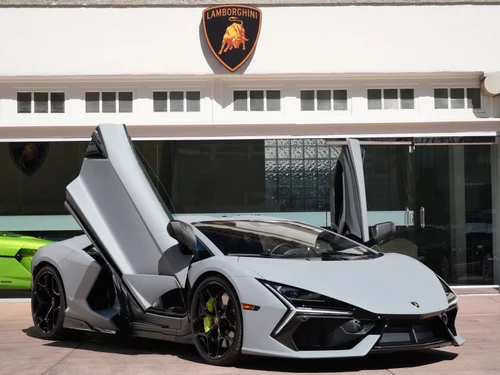 
           
        2025 Lamborghini Revuelto