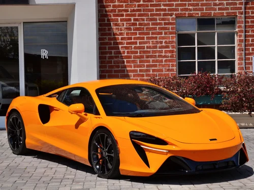 
           New 
        2026 McLaren Artura Performance