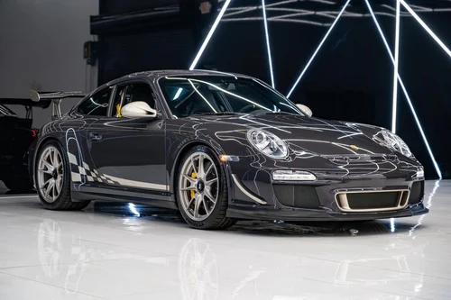 
           
        2011 Porsche 911 GT3 RS