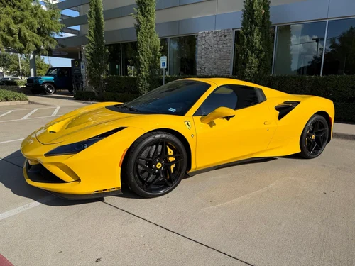 
           
        2021 Ferrari F8 Spider Tons of