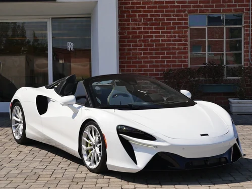 
           New 
        2025 McLaren Artura Vision