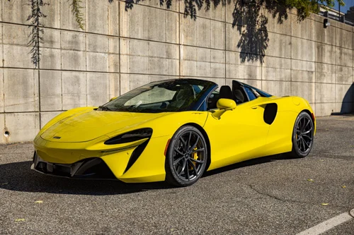 
           New 
        2027 McLaren Artura