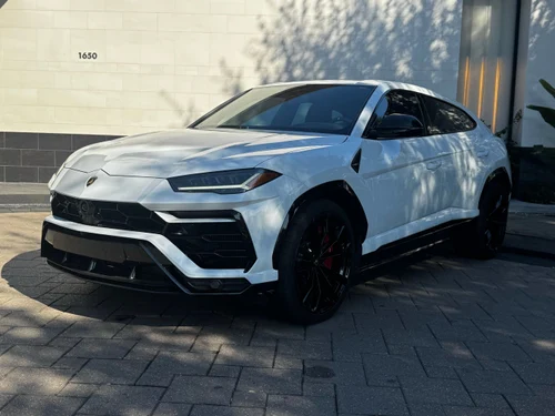
           
        2022 Lamborghini Urus