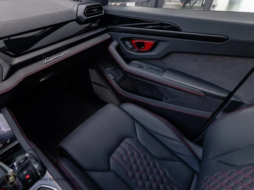 
           
        2025 Lamborghini Urus