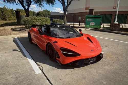 
           
        2021 McLaren 765LT