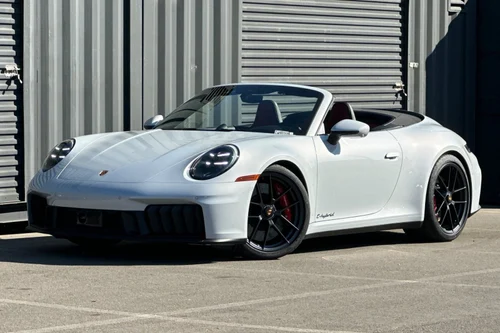 
           New 
        2026 Porsche 911 Carrera 4 GTS