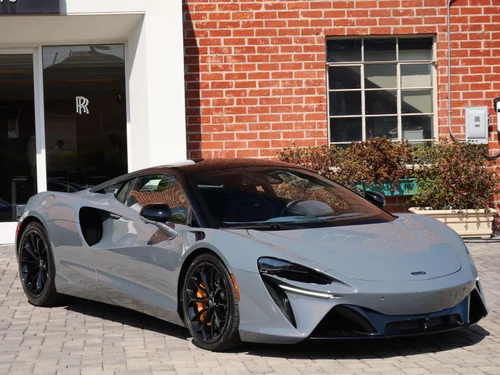 
           
        2023 McLaren Artura Performance