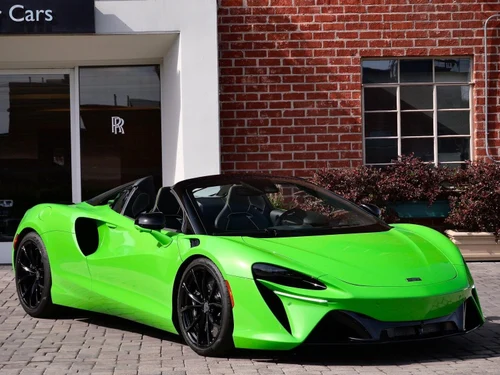 
           
        2025 McLaren ARTURA TECHLUX