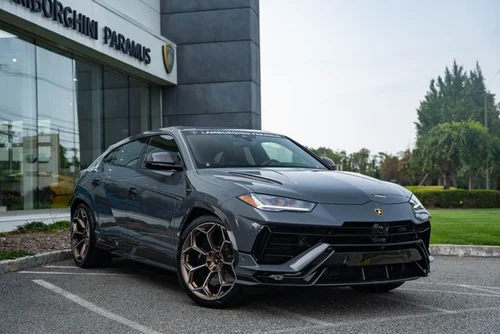 
           
        2024 Lamborghini Urus Performante