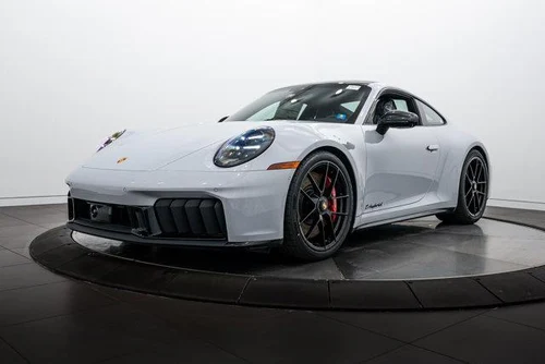 
           
        2026 Porsche 911 Carrera 4 GTS