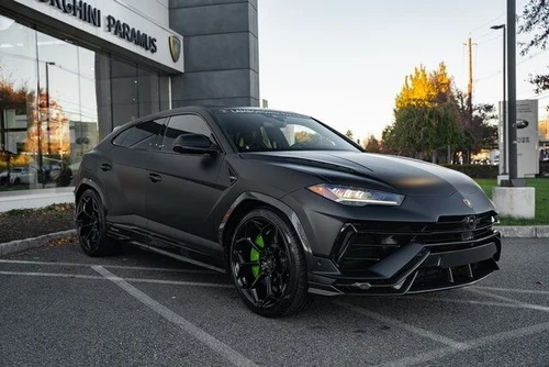 
           
        2024 Lamborghini Urus Performante