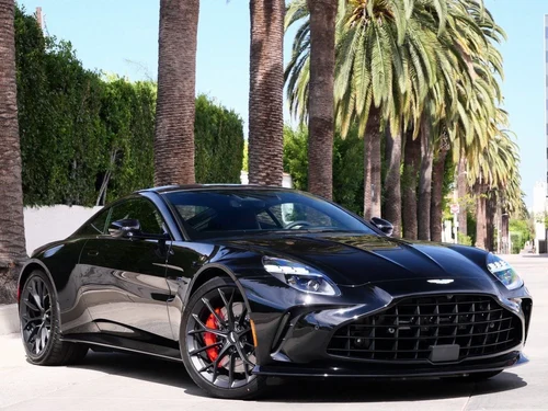 
           New 
        2025 Aston Martin Vantage