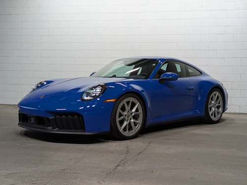 
           New 
        2025 Porsche 911 Carrera 4 GTS