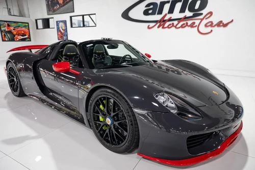 
           
        2015 Porsche 918 Spyder w