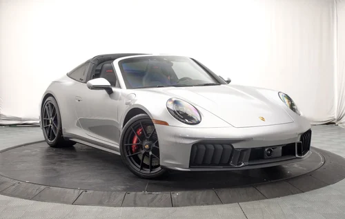 
           
        2026 Porsche 911 4 GTS