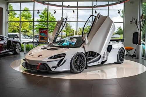 2023 McLaren Artura Base