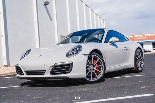 
           
        2018 Porsche 911