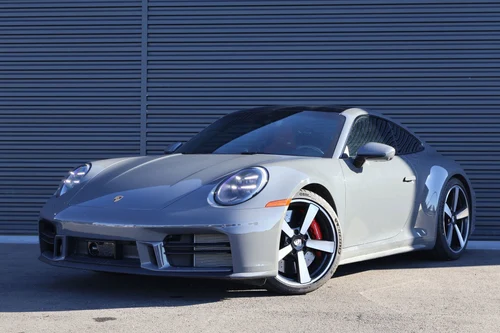
           
        2025 Porsche 911 Carrera S