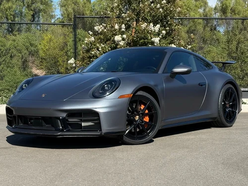 
           
        2025 Porsche 911 Carrera