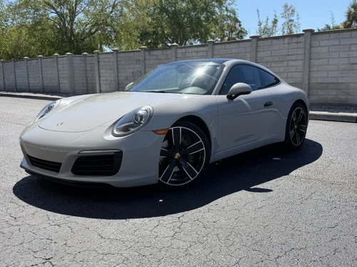 
           
        2018 Porsche 911 Carrera