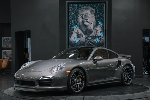 
           
        2014 Porsche 911 w