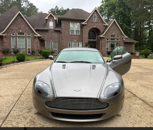 
           
        2008 Aston Martin V8 Vantage Base