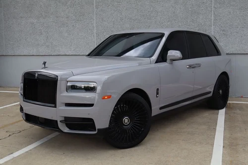 
           
        2023 Rolls-Royce CULLINAN BLACK BADGE