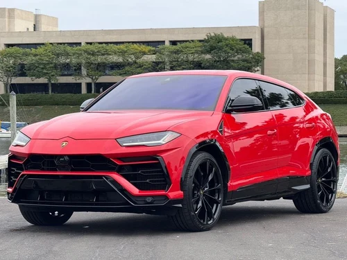 
           
        2022 Lamborghini Urus Base