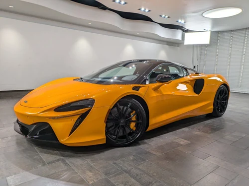 
           New 
        2025 McLaren Artura Vision