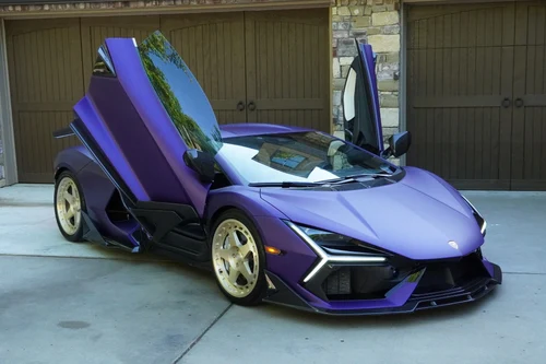 
           
        2024 Lamborghini Revuelto