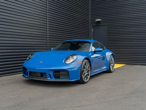 
           
        2025 Porsche 911 Carrera