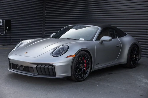 
           
        2025 Porsche 911 Carrera GTS