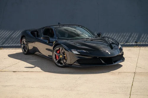
           
        2022 Ferrari SF90 Stradale Base